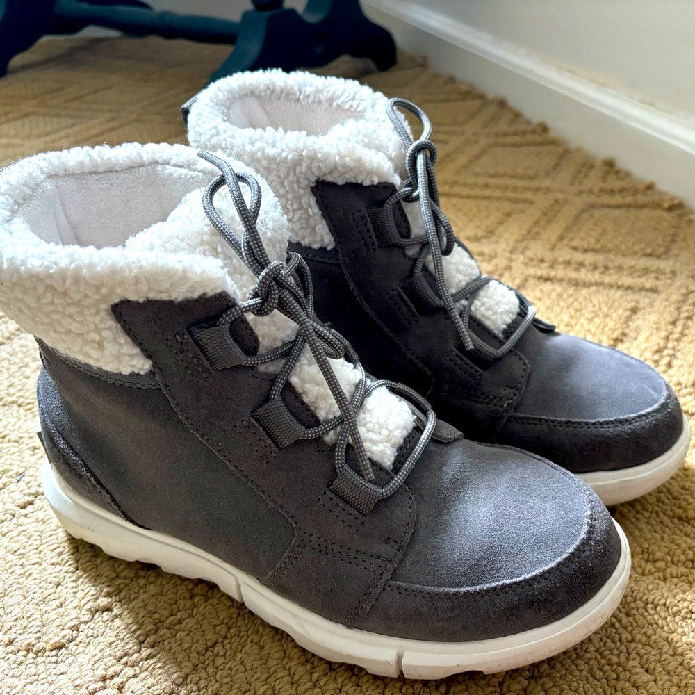 Sorel Explorer Winter Boots size 9 NIB